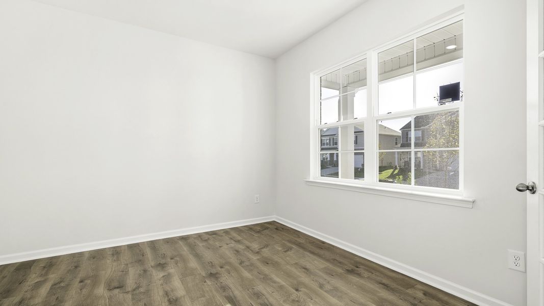 Spacious, unfurnished interior of a new home in Cambridge Park, Mebane (Image 8).
