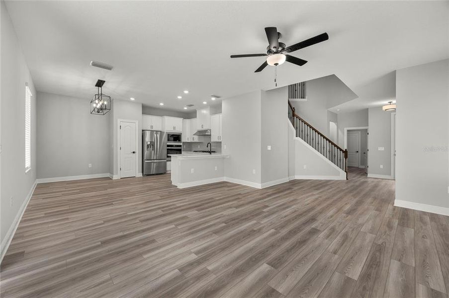 Spacious, unfurnished interior of a new home in Reunion Village, Kissimmee (Image 5). Spacious, unfurnished interior of a new home in Reunion Village, Kissimmee (Image 5).