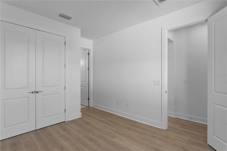 Spacious, unfurnished interior of a new home in , Tampa (Image 44).