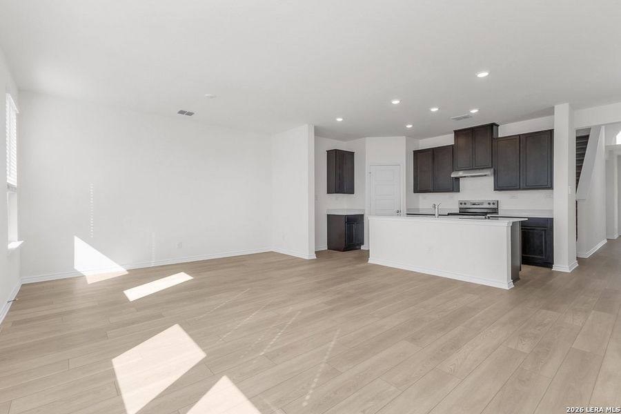 Spacious, unfurnished interior of a new home in The Granary - Heritage Collection, San Antonio (Image 10).