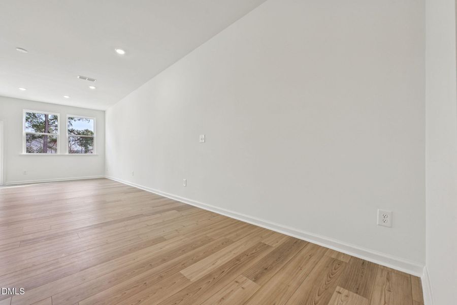 5-web-or-mls-210 Parker Lane-S0503-005