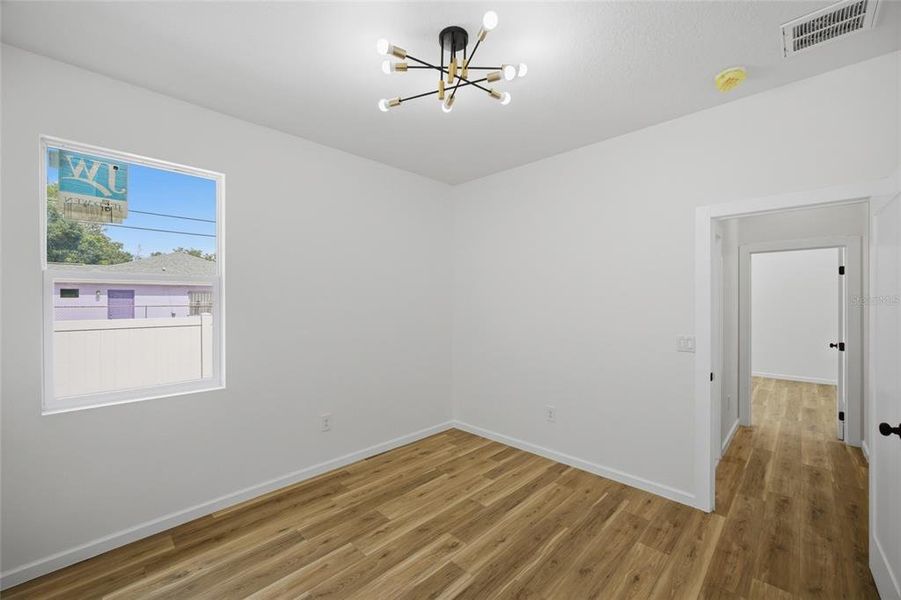 Spacious, unfurnished interior of a new home in , Tampa (Image 27).