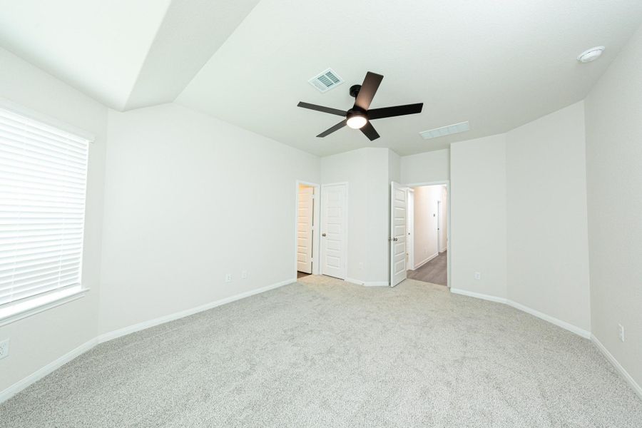 Spacious, unfurnished interior of a new home in Townsend Reserve, Splendora (Image 14).