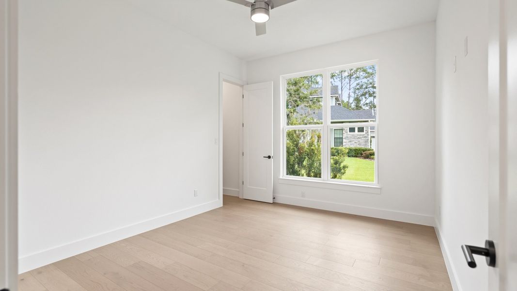 Spacious, unfurnished interior of a new home in Southern Hills, Brooksville (Image 15).