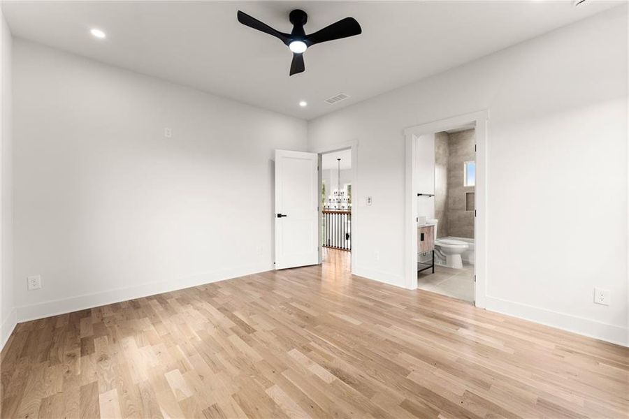 Spacious, unfurnished interior of a new home in , Clermont (Image 33).