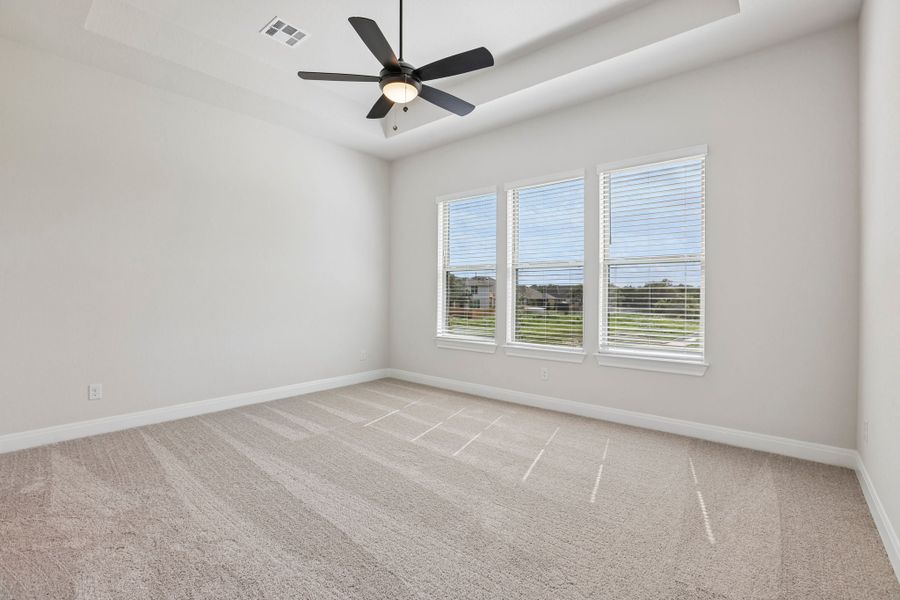 Spacious, unfurnished interior of a new home in 6 Creeks, Kyle (Image 17).