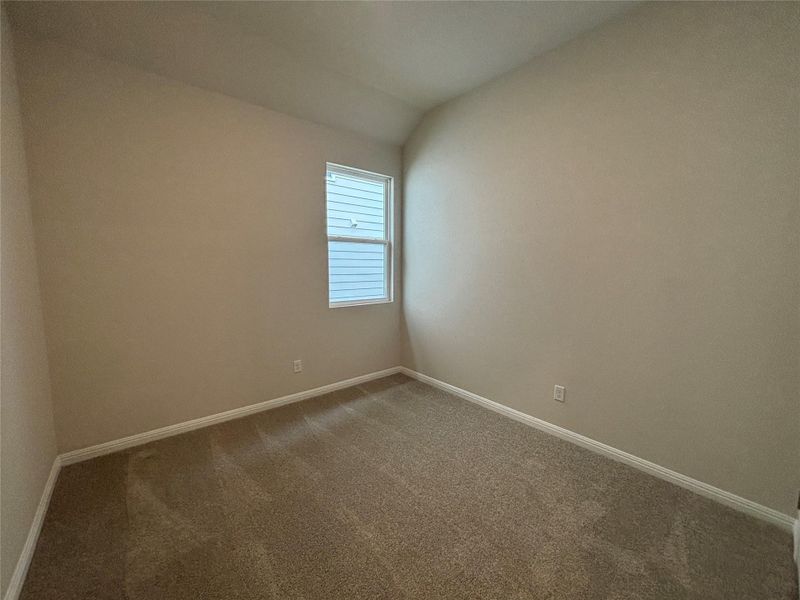 Spacious, unfurnished interior of a new home in Cannon Ranch 40s, Dripping Springs (Image 24).