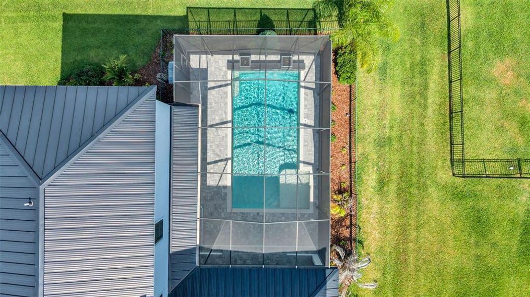 Exterior details and patio area of a home in , Lakeland (Image 33).
