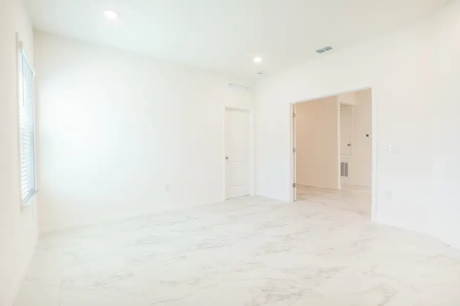 Representative unfurnished interior of a home built from the Clearwater by Maronda Homes in Vero Lake Estates, Vero Beach (Image 14).