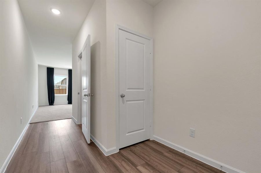 Spacious, unfurnished interior of a new home in Creekview Fossil Ridge, Pilot Point (Image 13).