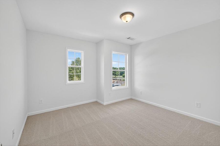 Spacious, unfurnished interior of a new home in , Jefferson (Image 18).