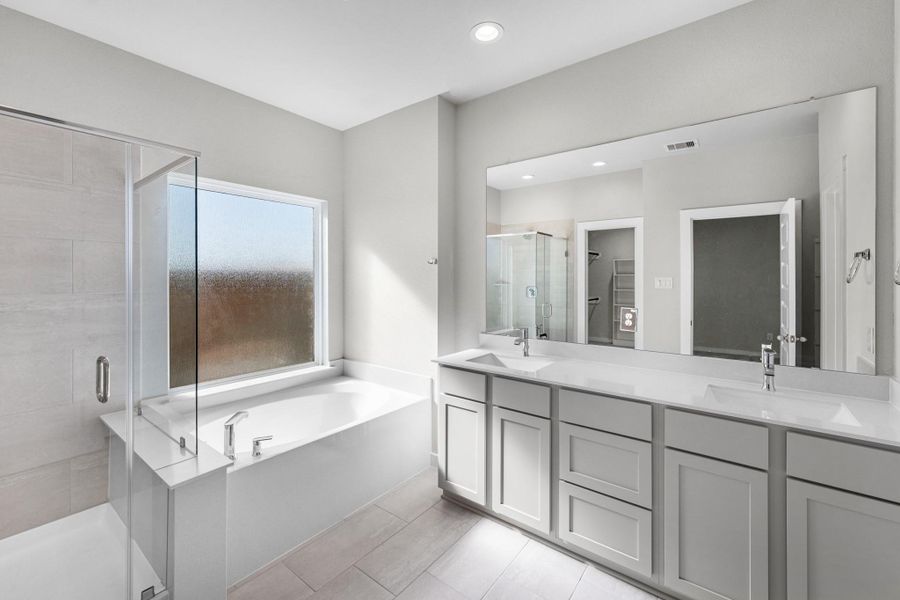 Furnished interior view inside a new home in Sunterra Lakes, Fulshear (Image 13).