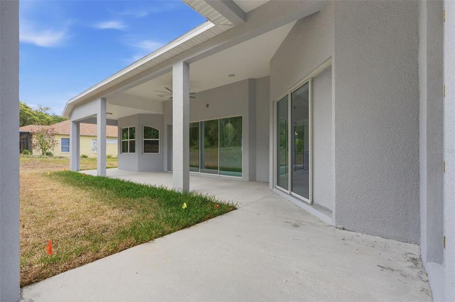 Exterior details and patio area of a home in , Hernando (Image 33).