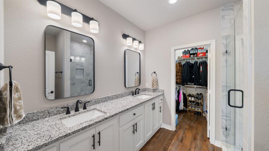 Furnished interior view inside a new home in , Mabank (Image 6).