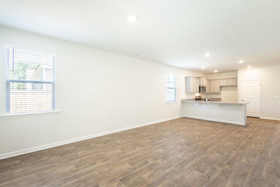 Spacious, unfurnished interior of a new home in , Summerville (Image 15).