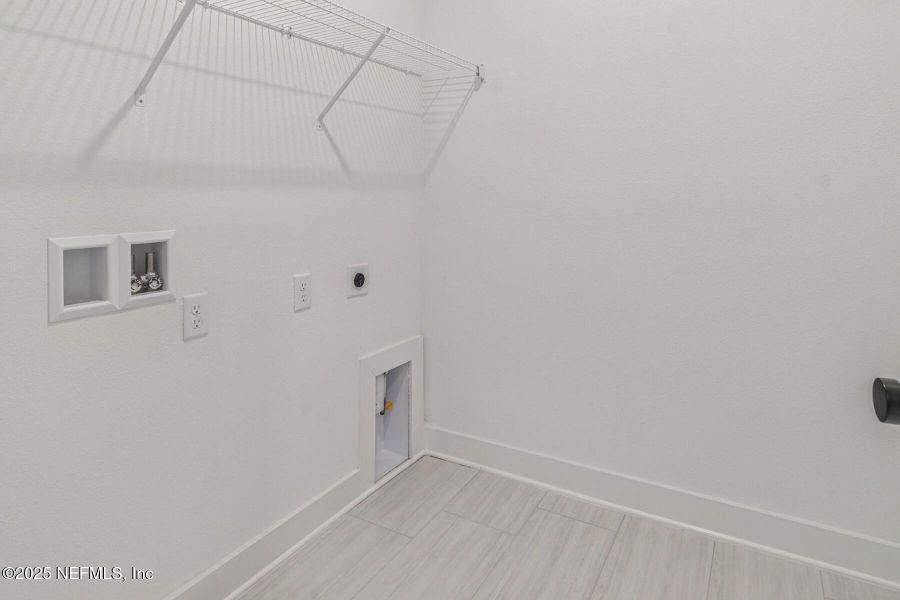 Spacious, unfurnished interior of a new home in , Jacksonville (Image 16).