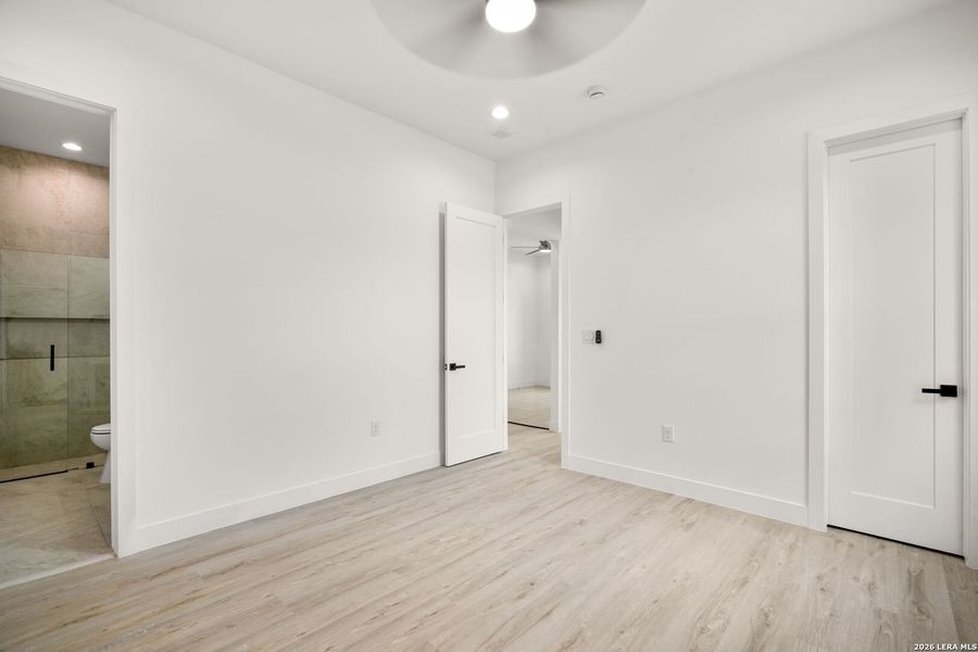 Spacious, unfurnished interior of a new home in , El Paso (Image 46).