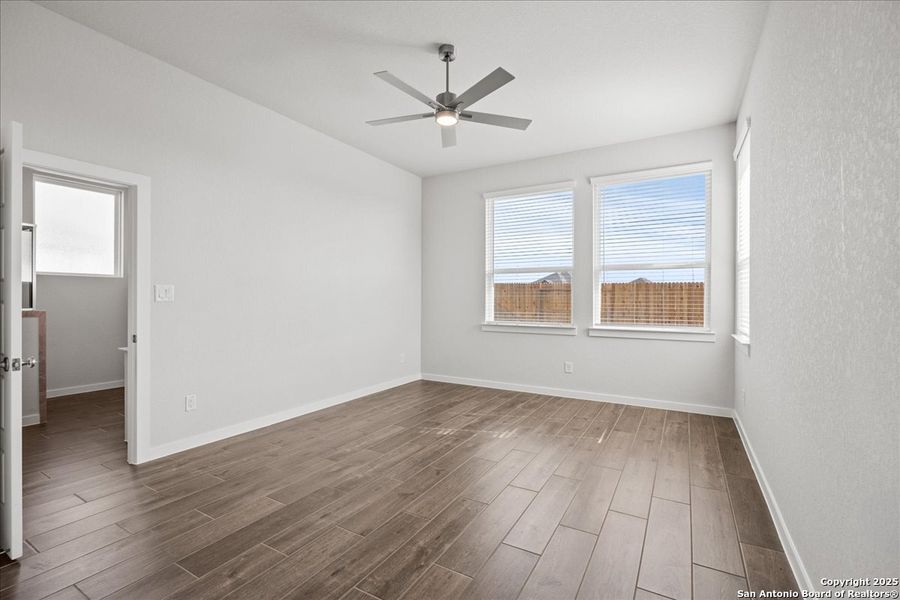 Spacious, unfurnished interior of a new home in Village at Three Oaks, Seguin (Image 14). Spacious, unfurnished interior of a new home in Village at Three Oaks, Seguin (Image 14).