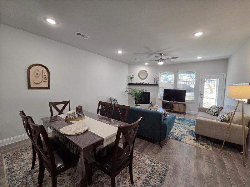 Furnished interior view inside a new home in , Wylie (Image 16).