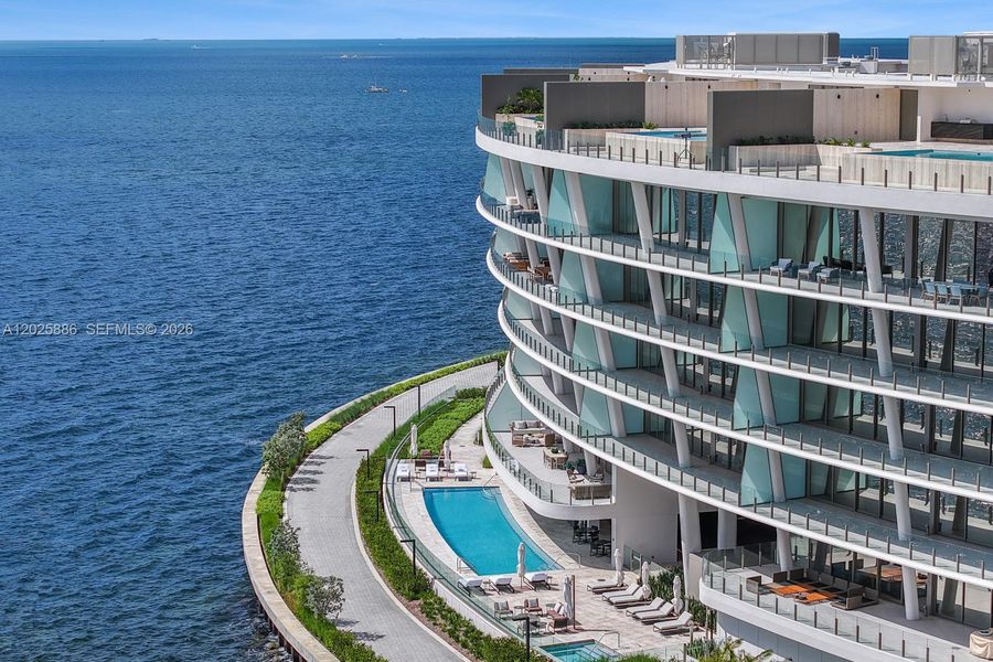 Condo located in Miami, FL showcasing its design and architecture (Image 24).