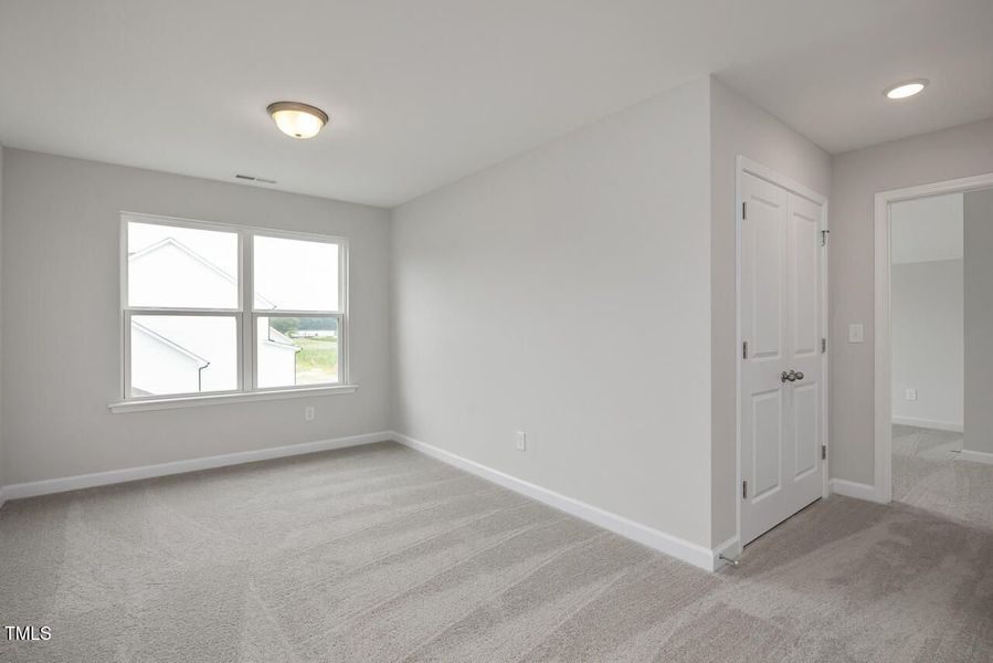 Spacious, unfurnished interior of a new home in Tobacco Road, Angier (Image 113). Spacious, unfurnished interior of a new home in Tobacco Road, Angier (Image 113).