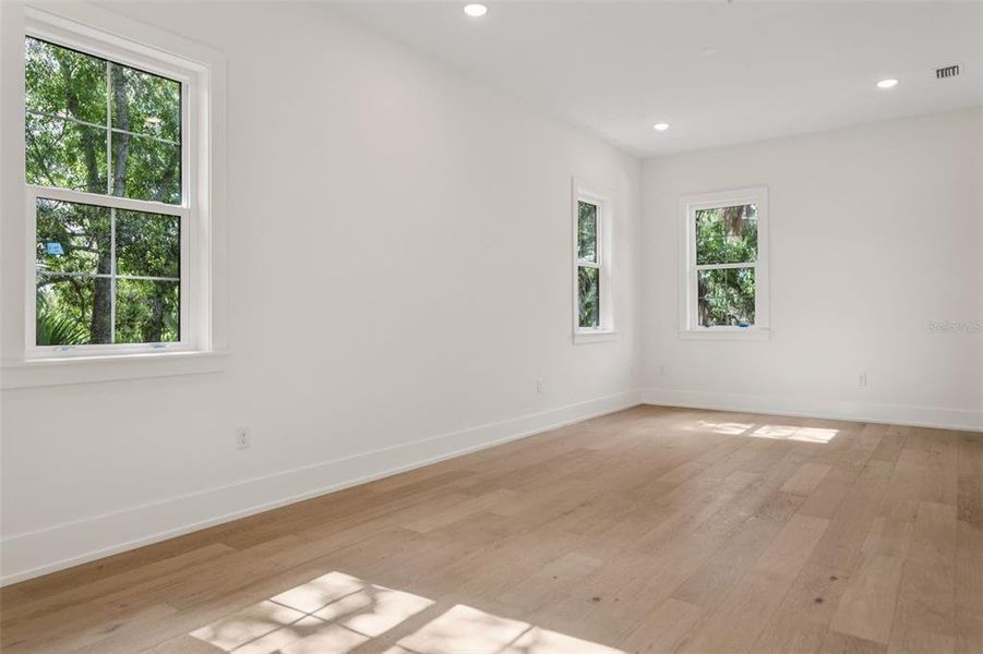 Spacious, unfurnished interior of a new home in , Tampa (Image 19). Spacious, unfurnished interior of a new home in , Tampa (Image 19).