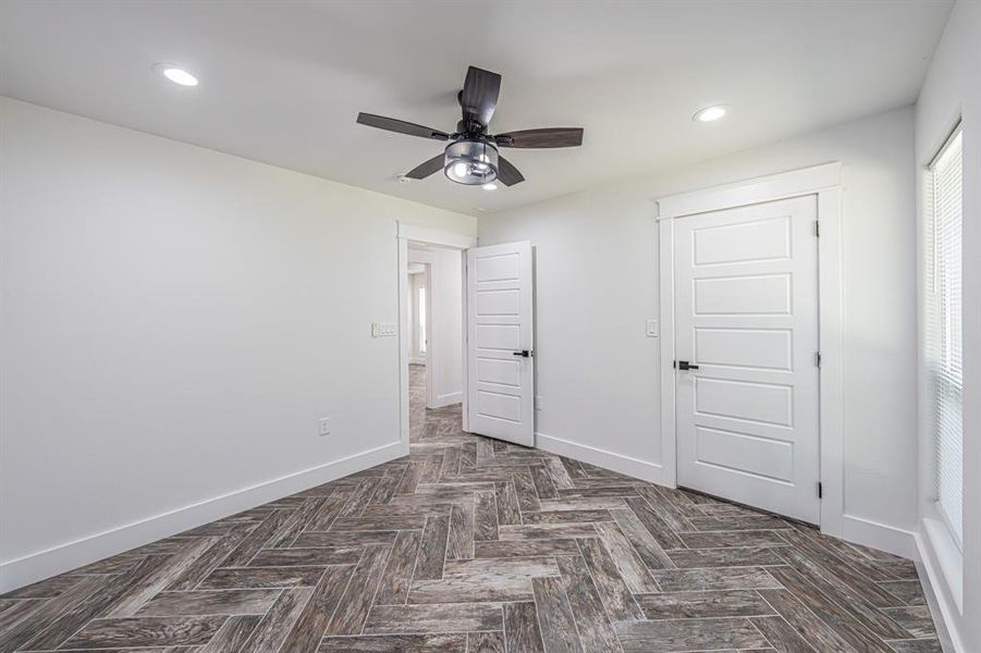 Spacious, unfurnished interior of a new home in , Granbury (Image 28). Spacious, unfurnished interior of a new home in , Granbury (Image 28).