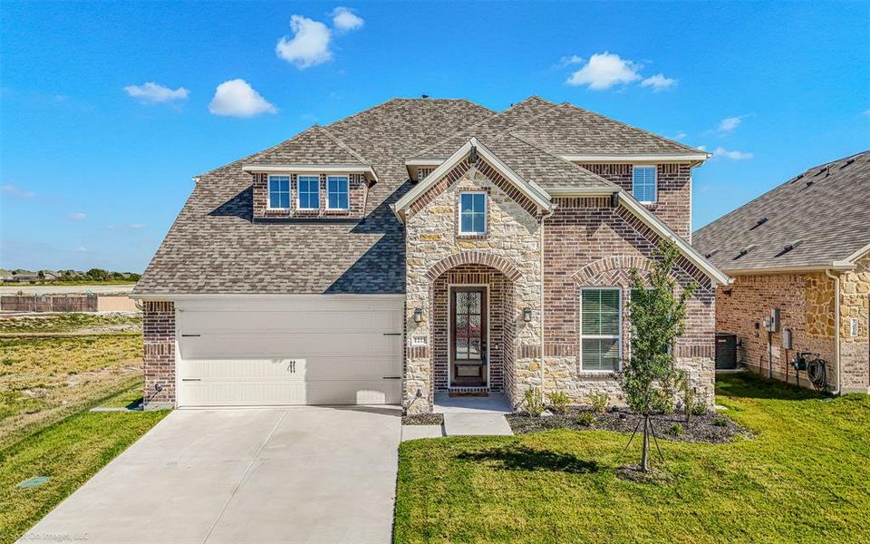 Pacesetter Home built in 2025 5 bed, 5 bath on premium lot