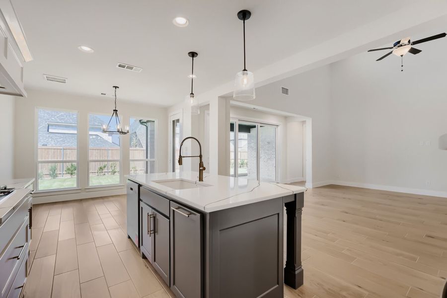 3312 Santolina - Kitchen