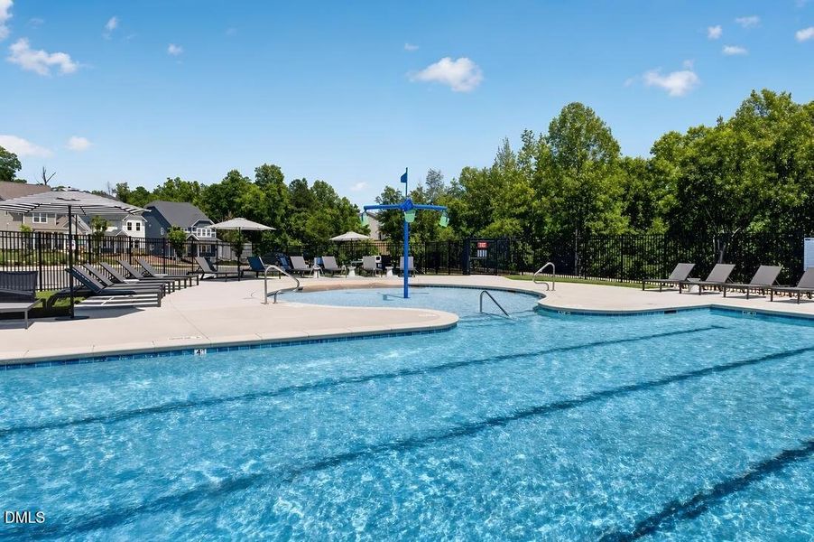 Silverstone Community Amenity Pool (6)