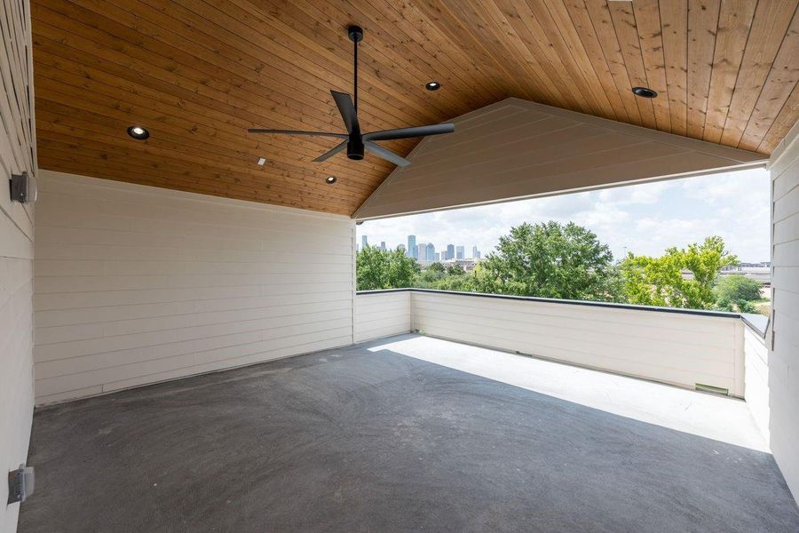 An elevated retreat where sunset becomes part of your daily routine. Framed views of the skyline and a covered terrace designed for both intimate dinners and relaxed evenings create a seamless extension of indoor living.