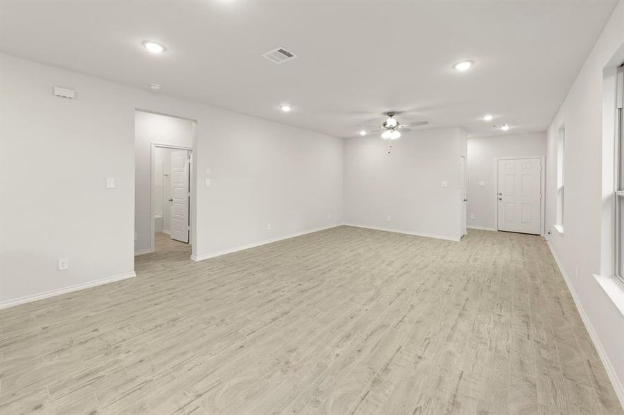 12. 3118 Yellow Pine - Dining (3)