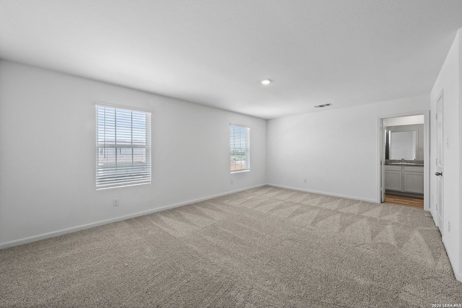 Spacious, unfurnished interior of a new home in , San Antonio (Image 16).