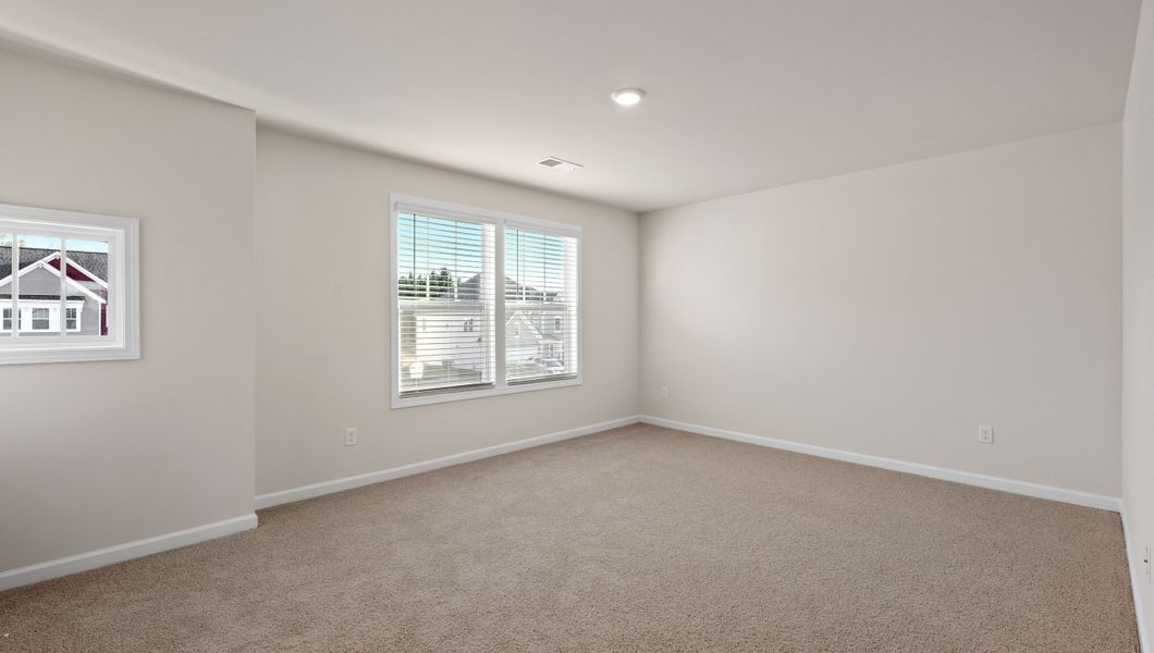 Spacious, unfurnished interior of a new home in Seven Oaks, Greenwood (Image 31).