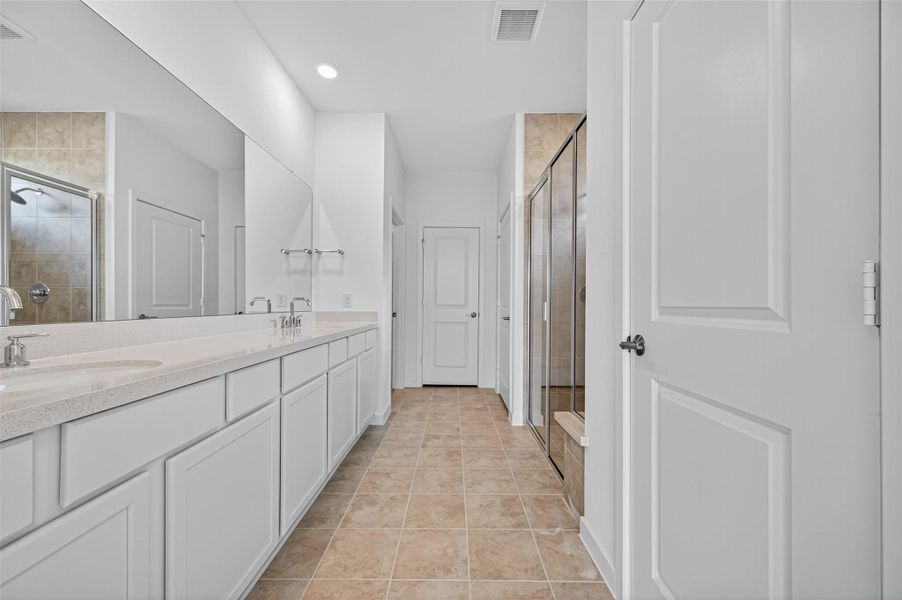 Furnished interior view inside a new home in 55+ Bonterra at Cross Creek Ranch 60s, Fulshear (Image 5). Furnished interior view inside a new home in 55+ Bonterra at Cross Creek Ranch 60s, Fulshear (Image 5).