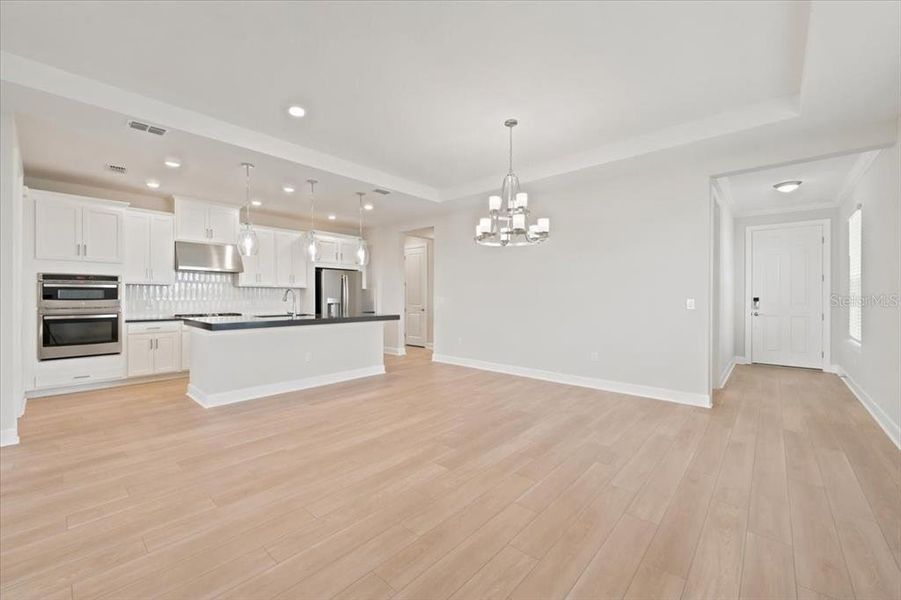 Spacious, unfurnished interior of a new home in Coasterra Community Group Page, Palmetto (Image 31).