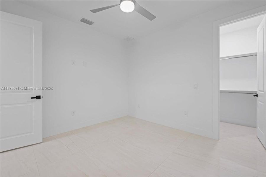 Spacious, unfurnished interior of a new home in , Labelle (Image 17).