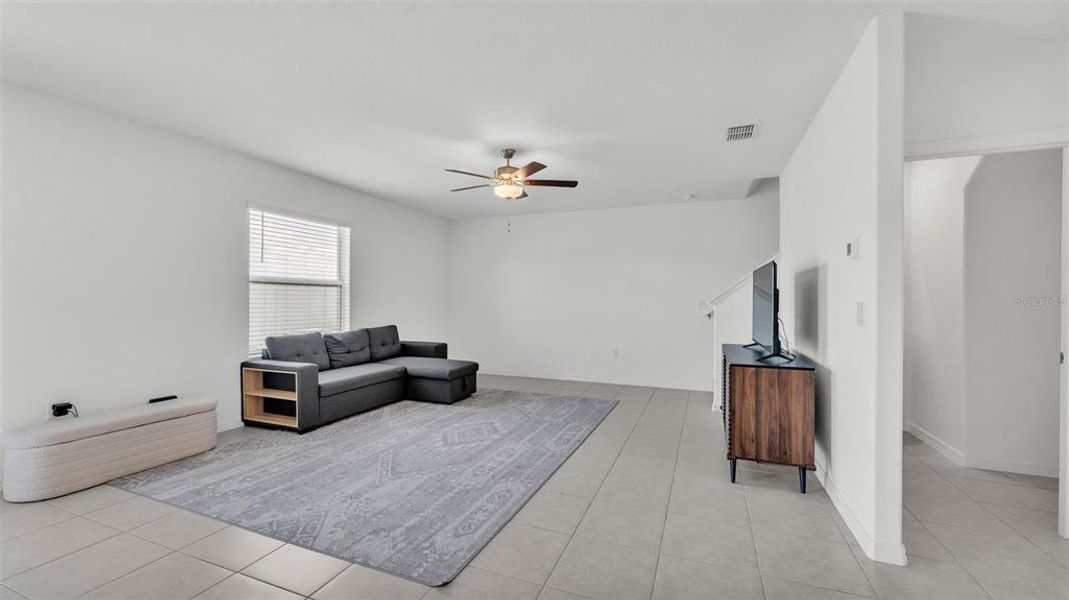 Furnished interior view inside a new home in , Bartow (Image 16).