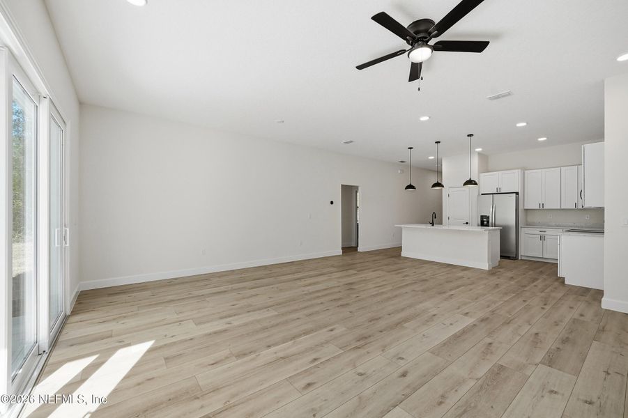 Spacious, unfurnished interior of a new home in , Jacksonville (Image 25).