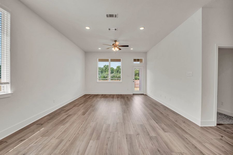 Spacious, unfurnished interior of a new home in Liberty Oaks, Waco (Image 11). Spacious, unfurnished interior of a new home in Liberty Oaks, Waco (Image 11).