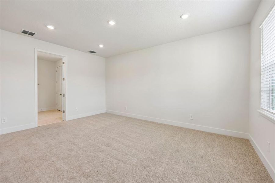 Spacious, unfurnished interior of a new home in Ridgehaven - Signature Series, Ormond Beach (Image 40). Spacious, unfurnished interior of a new home in Ridgehaven - Signature Series, Ormond Beach (Image 40).