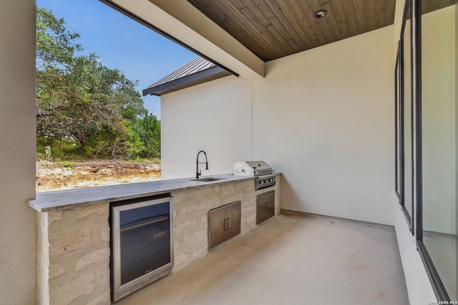 Exterior details and patio area of a home in , San Antonio (Image 3).