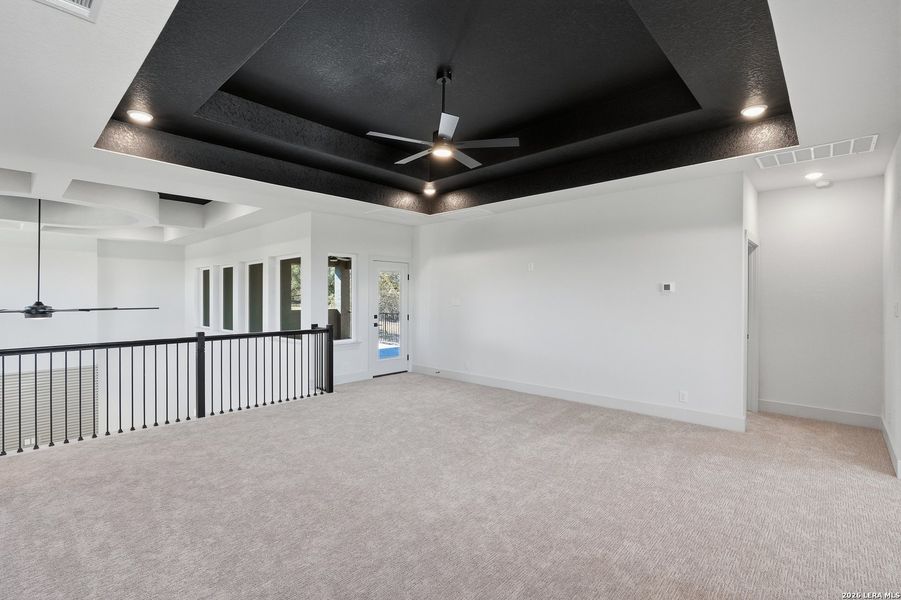 Spacious, unfurnished interior of a new home in Heimer Estates at Garden Ridge, San Antonio (Image 39).