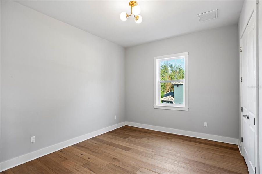 Spacious, unfurnished interior of a new home in , Tampa (Image 14).