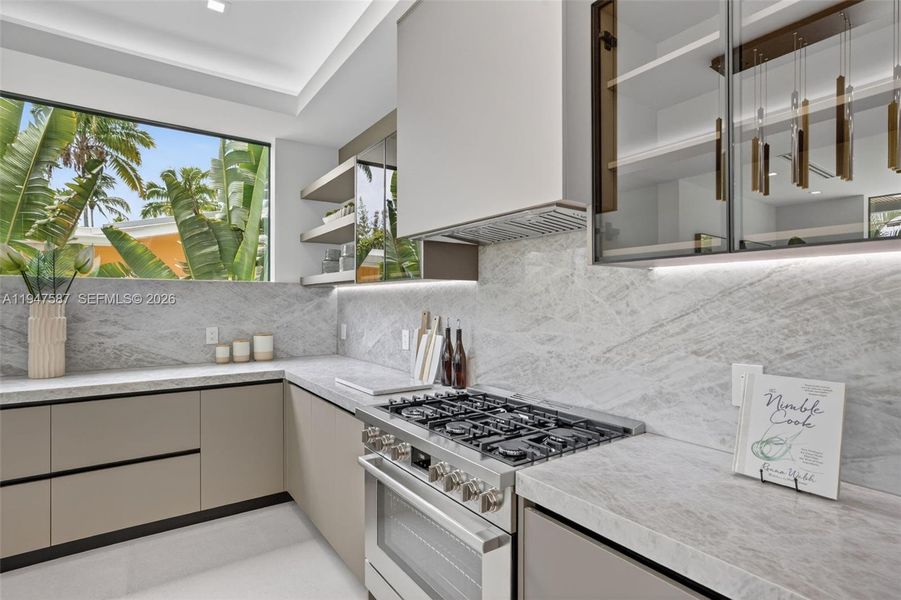 Furnished interior view inside a new home in , Fort Lauderdale (Image 72).