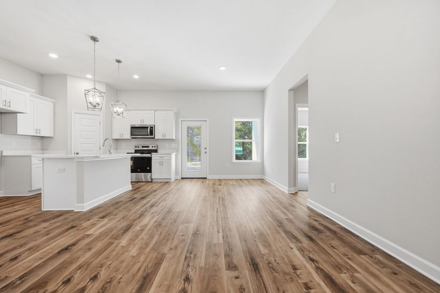 Spacious, unfurnished interior of a new home in , Crestview (Image 33).