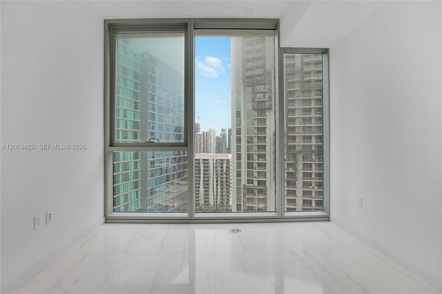 Condo located in Miami, FL showcasing its design and architecture (Image 2). Condo located in Miami, FL showcasing its design and architecture (Image 2).