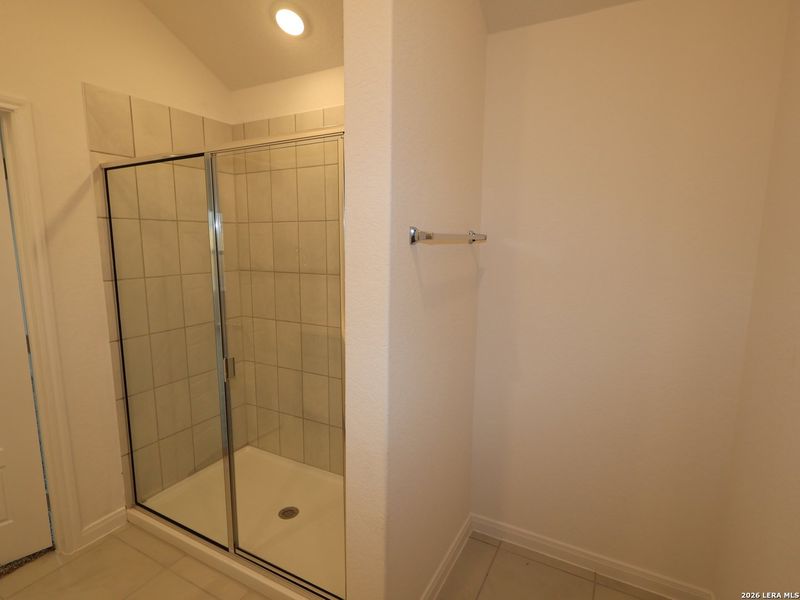 Close-up of interior finishes inside a home in Agave, San Antonio (Image 17).
