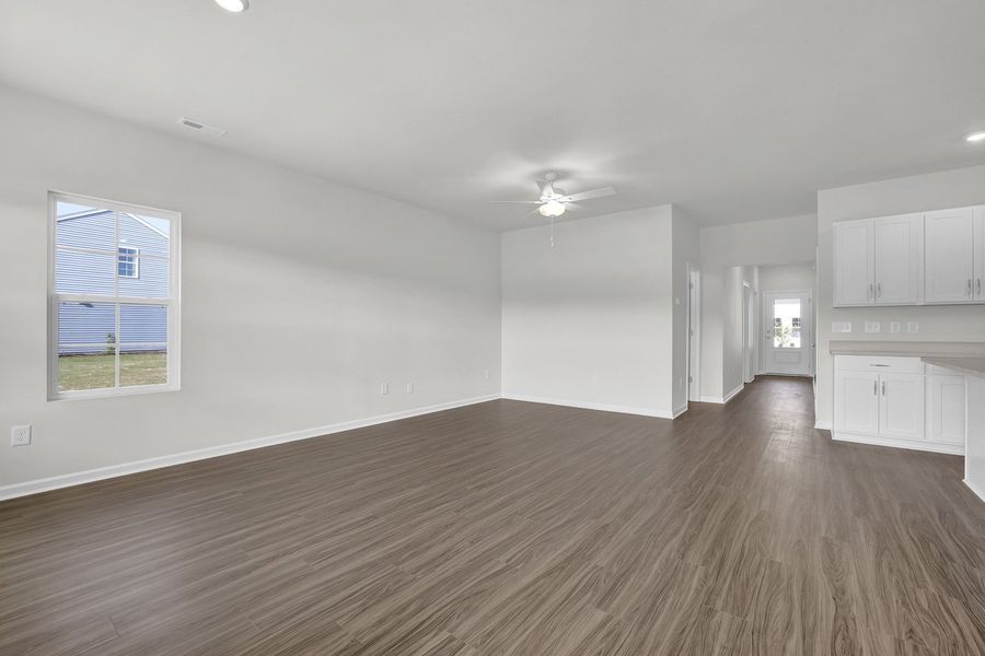Spacious, unfurnished interior of a new home in River Tide Farms, Bolivia (Image 15).