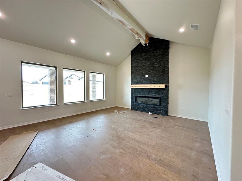 Spacious, unfurnished interior of a new home in , Lorena (Image 15).